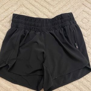 Lululemon tracker shorts